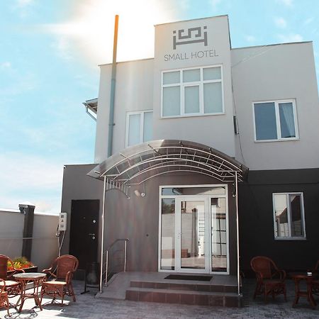 Small Hotel Бишкек Екстериор снимка