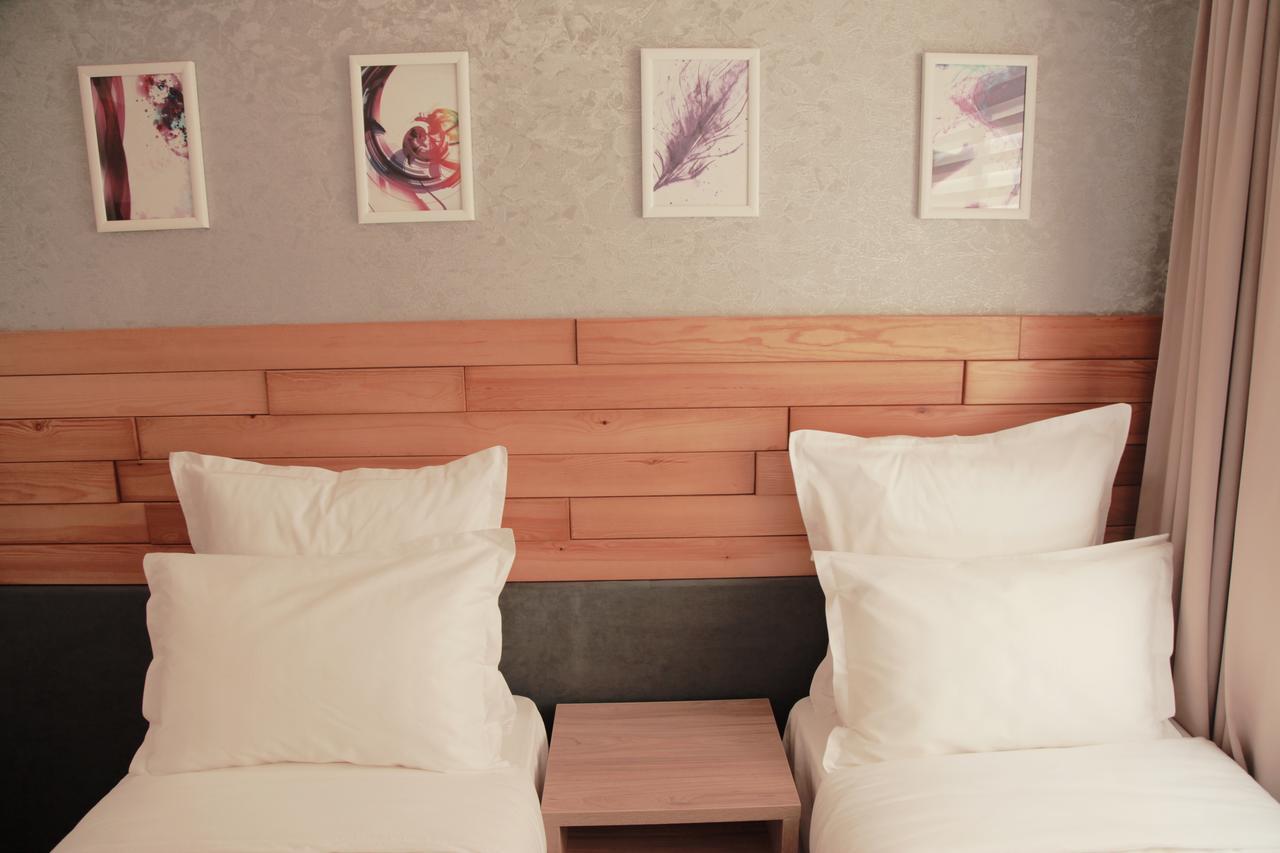 Small Hotel Бишкек Екстериор снимка