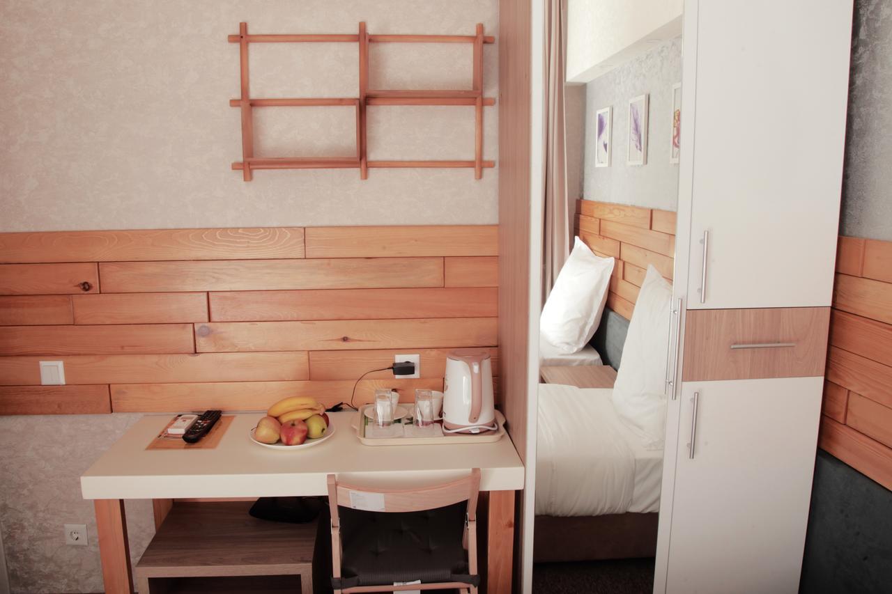 Small Hotel Бишкек Екстериор снимка