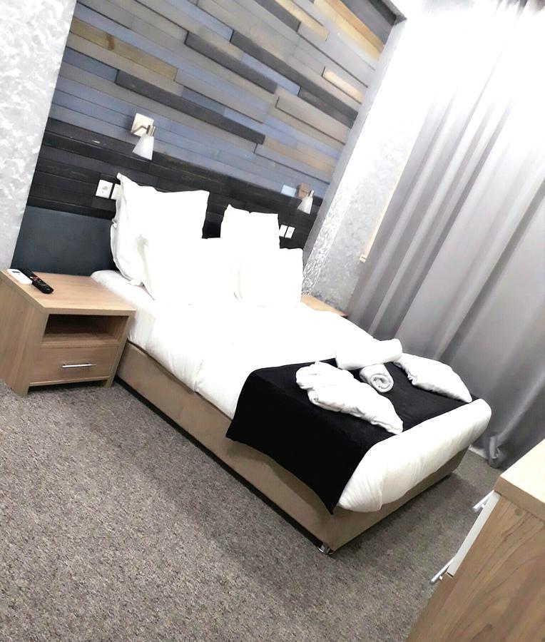 Small Hotel Бишкек Екстериор снимка