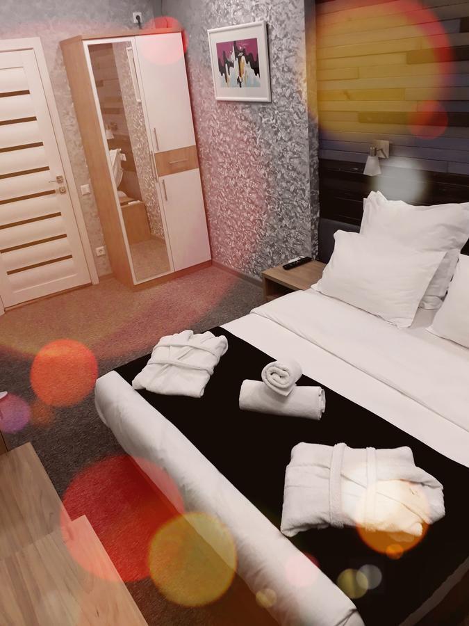Small Hotel Бишкек Екстериор снимка