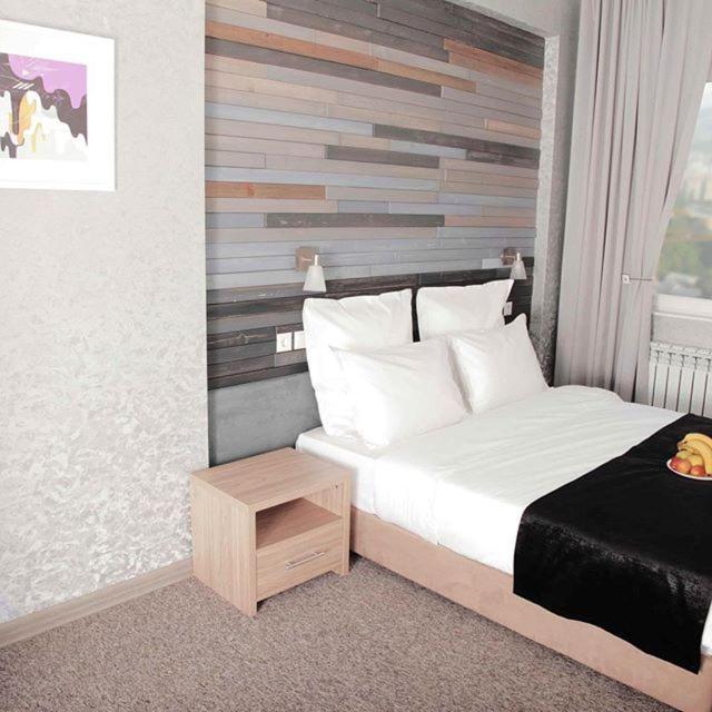 Small Hotel Бишкек Екстериор снимка